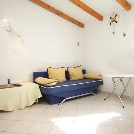 Rukavac 2444a Apartmán Rukavac (Vis)